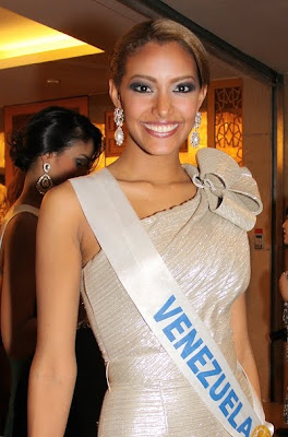 [T3HD] Cùng nhìn lại những nhan sắc top 5 Miss Venezuela  2010 Elizabeth Mosquera, Venezuela (2)